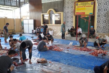 Momen potong kurban Ahmadiyah Depok