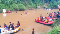 Gabung dengan Puluhan Komunitas, Clean The City Medan Ikut Gerakan Bersih Sungai Deli