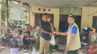 Humanity First Indonesia Bagikan Daging Kurban ke Masyarakat Perbatasan Entikong