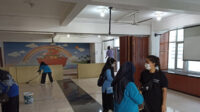 Bareng Gusdurian, Lajnah Imaillah Cianjur Ikut Bersih-Bersih Gereja