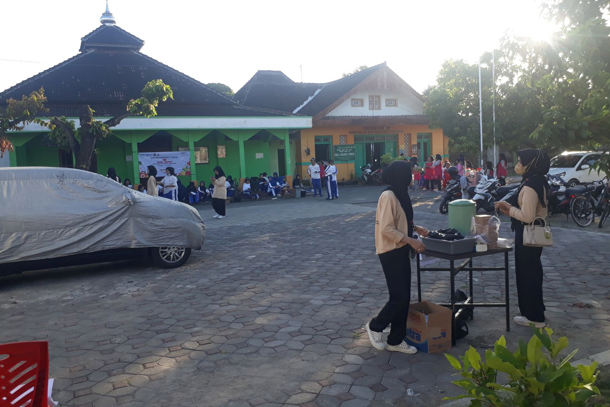 Mahasiswa Poltekkes Kemenkes Surakarta KKN di warga Ahmadiyah Solo