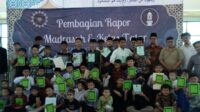 Tiga Tahun Vakum karena Pandemi, Madrasah dan Kelas Tatar Al-Mubarak Kembali Gelar Pembagian Rapor