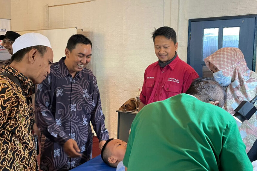 Khitanan massal MKAI Banten 2 dan Klinik Wahid hari pertama diikuti sebanyak 16 peserta.