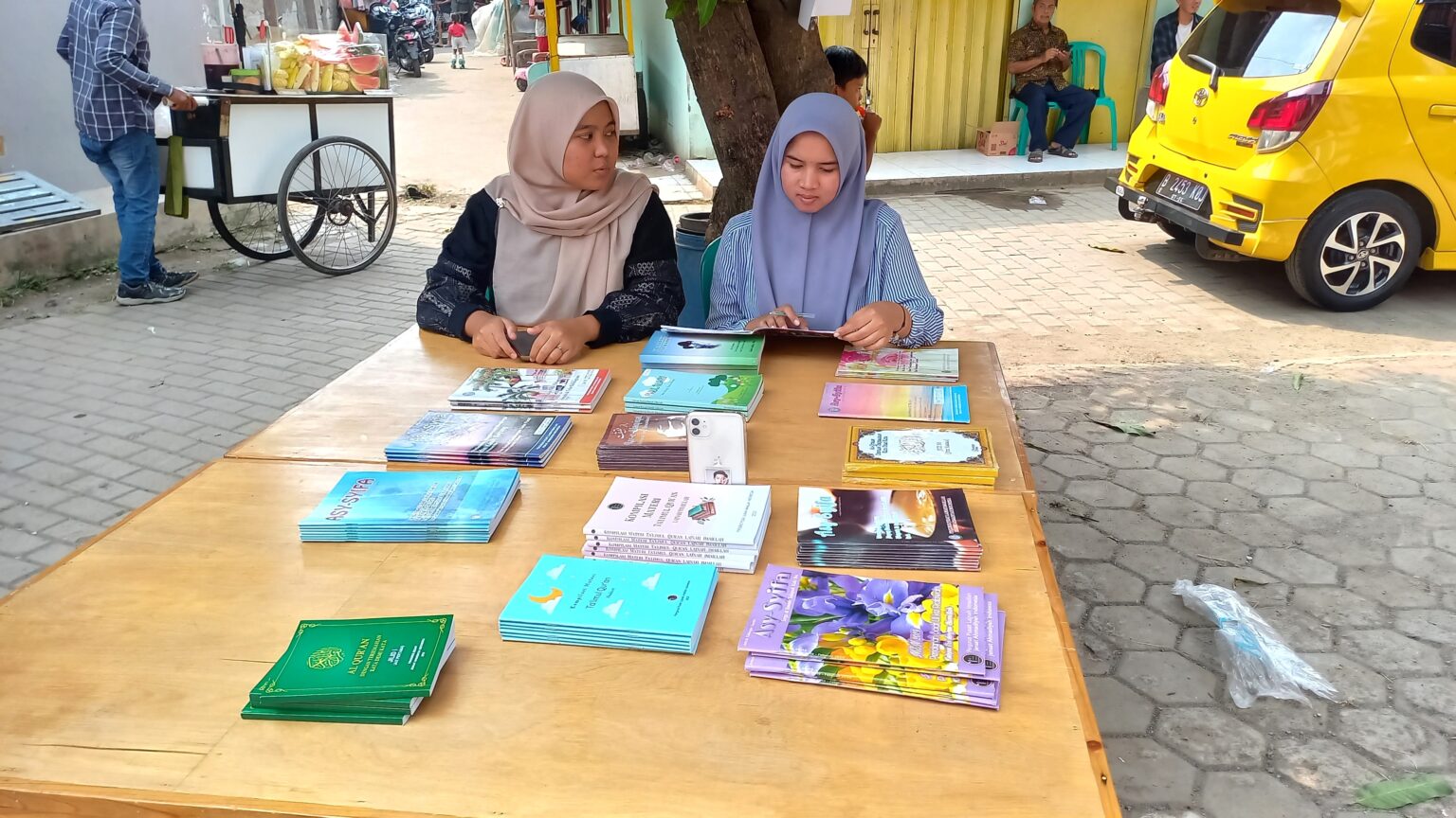 Pameran buku di Ijtima Lajnah Jabar 01