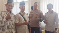 Rabtah ke Kepolisian, Jemaat Ahmadiyah Muara Bungo Jambi Hadiahkan Buku
