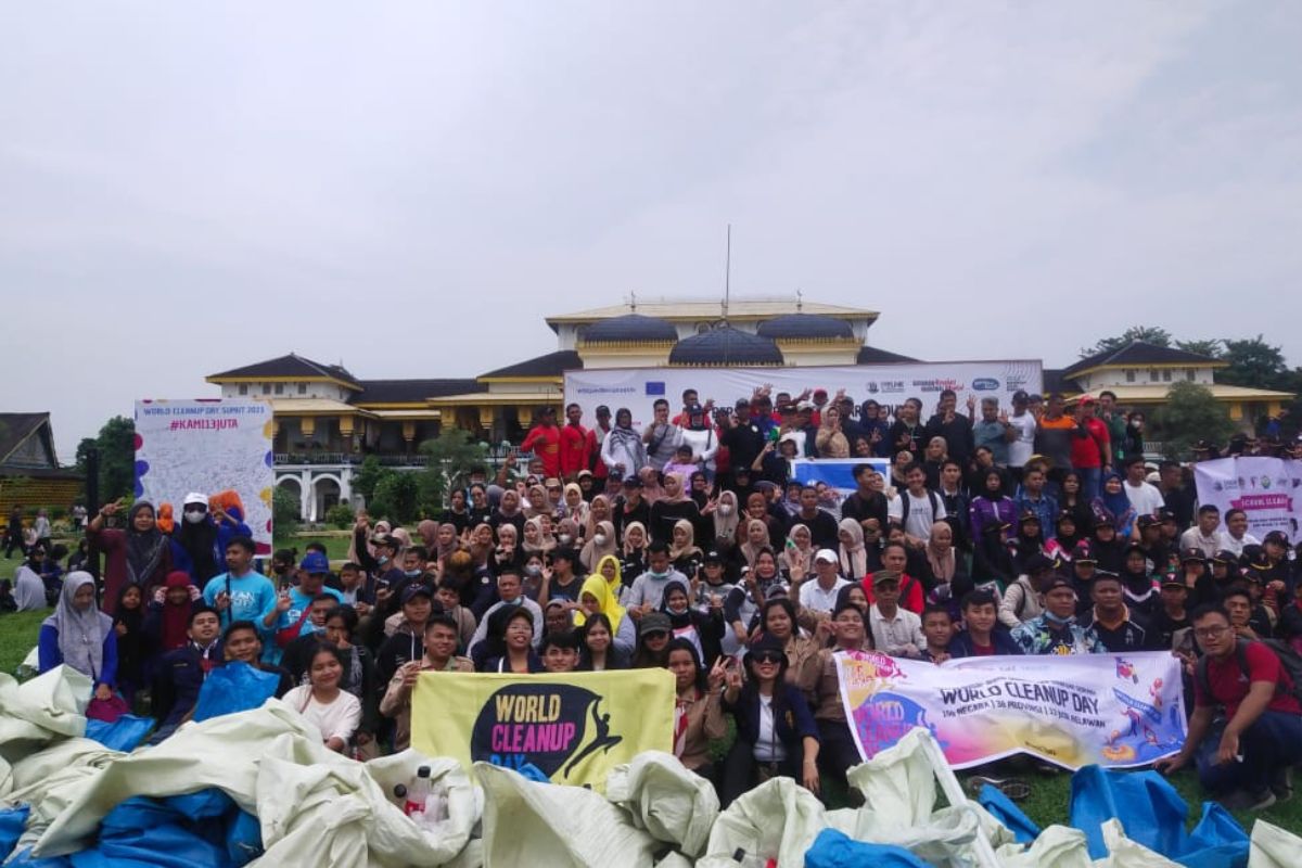 Relawan Clean The City Medan Kolaborasi Bareng Pemerhati Lingkungan Semarakkan World Clean Up Day 2023