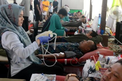 Donor darah massal di Jalsah salanah Padang