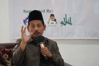 Ketua FKUB Jateng, Kyai Taslim Syahlan