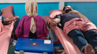 Sempat Diguyur Hujan, Warga Ahmadiyah Banjarnegara Tetap Semangat Donor Darah