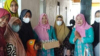 Lajnah Imaillah Ciseeng Bogor Bantu Sediakan Menu PMT, Beri Bubur Kacang Hijau untuk Posyandu