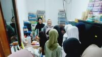 Liburan Sekolah Kunjungi Departemen Homeopati Nasional, Anak Dikenalkan Berbagai Racikan Obat