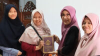 Perkuat Hubungan Rabtah, Pengda Lajnah Imaillah Kalbar Kunjungi Ketua Pengurus Wilayah Muslimat NU