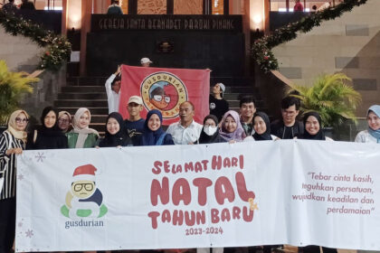 Bersama Gusdurian, Jemaat Ahmadiyah Banten 2 silaturahmi ke pihak gereja.