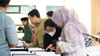 Komunitas Muslim Ahmadiyah Pamerkan 100 Bahasa Terjemah Al Quran di UIN Jakarta