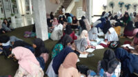 Berkunjung ke Perpustakaan, Anak-Anak Ahmadi Manislor Diajak Gemar Baca Sejak Dini