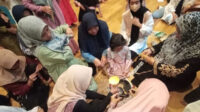 Bekal Wirausaha, Lajnah Imaillah Paninggilan Praktik Buat Es Mambo Jelly Buah