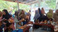Lajnah Imaillah Tanjung Medan Gelar Bazar, Warga Setempat Ikut Meramaikan