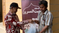 Jemaat Ahmadiyah Kawalu Tasik Salurkan Ratusan Paket Sembako Jelang Ramadhan 1445 H