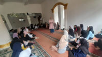 Ramai dengan Kegiatan Positif, Ahmadiyah Wanasigra Bersihkan Masjid dan Gelar Lomba Rohani
