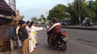Berbagi Takjil di Ramadhan, Lajnah Imaillah Kemang Libatkan Anak-Anak