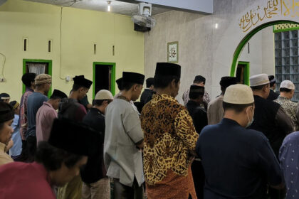 Warga Ahmadiyah Manislor