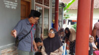 Program SERASI 2024, Jemaat Ahmadiyah Cigintung Bagikan Ratusan Sembako hingga Pemeriksaan Mata