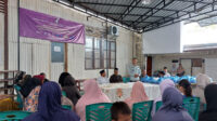 Pembagian Sembako Jadi Ajang Silaturahmi Anggota Jemaat Ahmadiyah Padang dengan Lurah