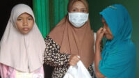 Jemaat Ahmadiyah Tanjung Medan Bagikan Paket Sembako Gratis ke Warga Jelang Lebaran