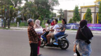 Lajnah Imaillah Medan Rutin Bagikan Takjil Gratis, Salah Satunya ke Driver Ojol