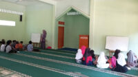 Tenaga Pengajar Madrasah Al-Mahmud Sukasari Isi Pesantren Ramadhan Sekolah Negeri