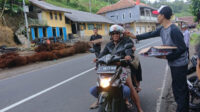 Warga Ahmadiyah Wanasigra Wetan Sebarkan Kebahagiaan Melalui Takjil Gratis