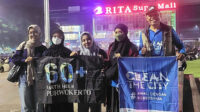 Kolaborasi Clean The City dan Komunitas Earth Hour Purwokerto, Bersihkan Lokasi Nobar Piala Asia U23
