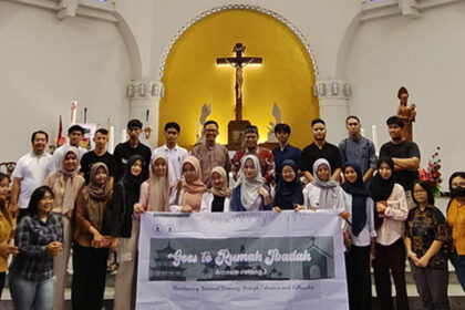 Kunjungan ke Gereja Katedral Semarang, Himpunan Mahasiswa Ahmadiyah Ikut Serta dalam Diskusi