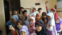 Melatih Keterampilan Motorik, Anak-Anak Ahmadi Sukabumi Antusias Mengikuti Cooking Class