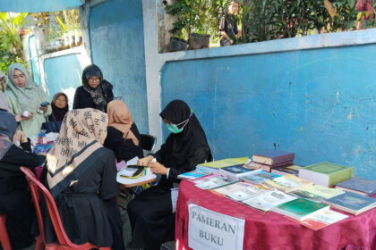 Aksi Baksos Lajnah Imaillah di Bandung Barat, Lebih dari 100 Paket Sembako Diberi ke Warga