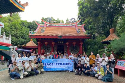 Lajnah Imaillah Tangerang terlibat bersama Global Peace Foundation di Klenteng Kong Miao dalam acara Peace Project.