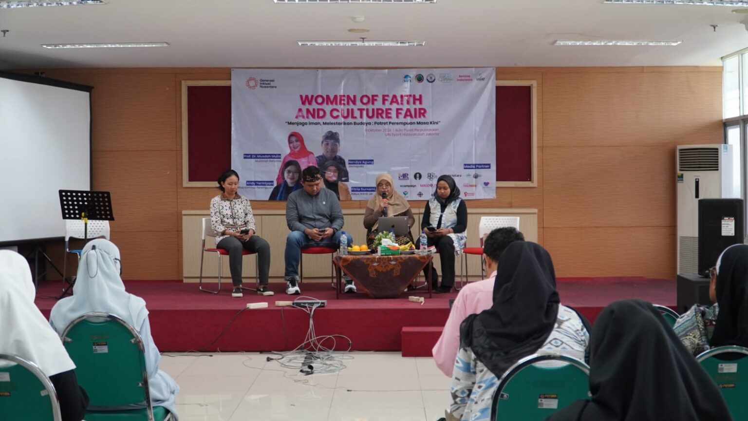 Women of Faith and Culture Fair pada Selasa, 8 Oktober 2024 di Aula Perpustakaan UIN Syarif Hidayatullah Jakarta.