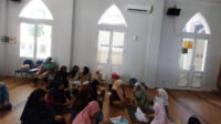 Tarbiyat Remaja, Pengurus Lajnah Imaillah Paninggilan Ajarkan Cara Pemulasaran Jenazah