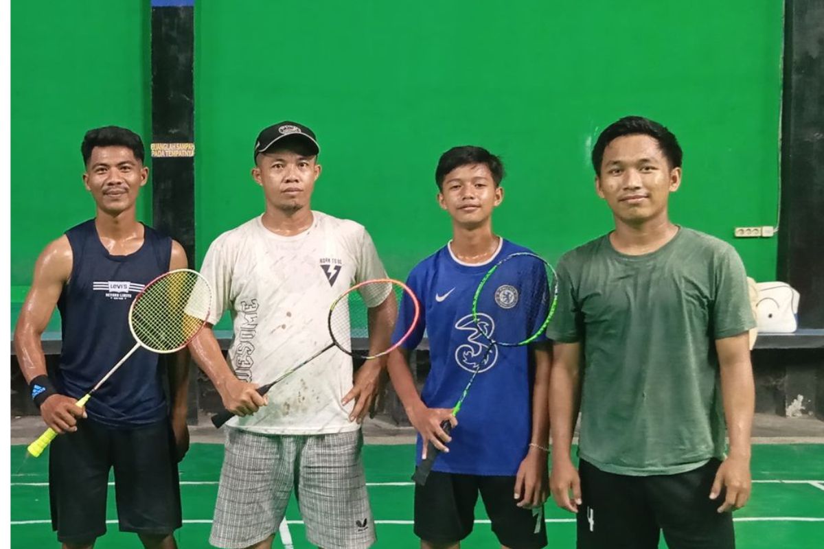 Perbedaan Keyakinan Tak Menjadi Penghalang Persahabatan, Ahmadiyah Balaigana dan Pemuda Balaiharapan Selenggarakan Pertandingan Badminton