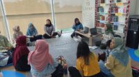 Fasilitasi Sesi Parenting di Bintaro, Perempuan Ahmadiyah Perkuat Pendidikan Keluarga