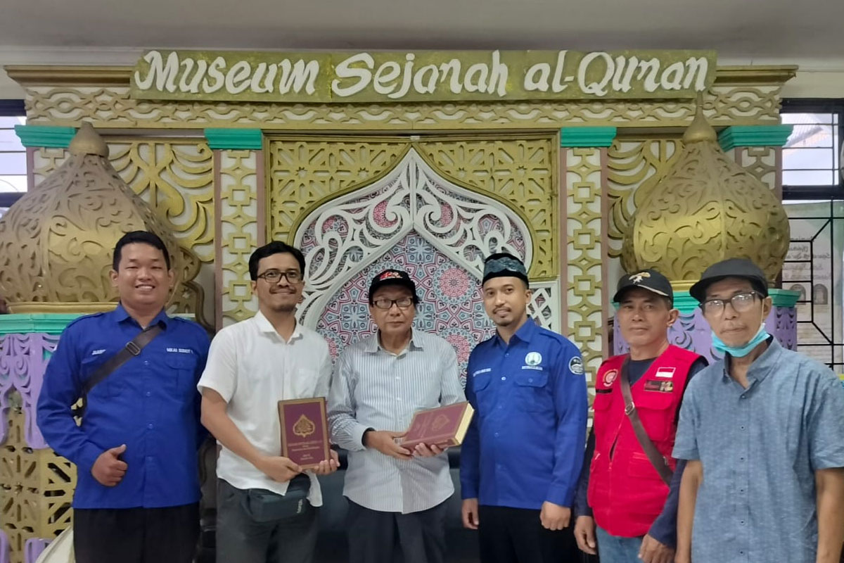 Dalam rangka memperkuat hubungan silaturahmi dan memperdalam wawasan sejarah peradaban Islam di Sumatera Utara, Jemaat  Ahmadiyah Medan berkunjung ke Museum Sejarah Al-Quran