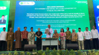 Bersama Alissa Wahid dan Rektor UINSA, Amirda Jemaat Ahmadiyah Jawa Timur Teken Deklarasi Demi Surabaya yang Harmonis