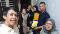 LBH Kalbar Apresiasi Mubaligh Ahmadiyah, Beri Plakat Penghargaan Sebelum Berpisah