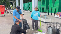 Warga Ahmadiyah Bekasi Bersama IJABI Gelar Aksi Clean The City di Alun-Alun