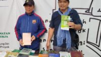 Bagian dari Syiar Islam, Jemaat Ahmadiyah Kebayoran Gelar Aksi Ngelapak Buku