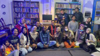 Daiyah Lajnah Imaillah Bandung Kulon Aktif Menanggapi Film Beyond Forgiving Seraya Rabtah
