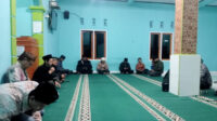 Jemaat Ahmadiyah Tenjowaringin adakan Majelis Mukhotiban Usai Sholat Magrib