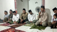 Rombongan Jemaat Ahmadiyah Wilayah Jambi Silaturahmi ke Warga Desa, Diterima Ketua Mushola