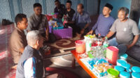 Silaturahmi Idul Fitri, Warga Muslim Ahmadiyah Sintang dan Balaigana Kunjungi Kades Balai Harapan