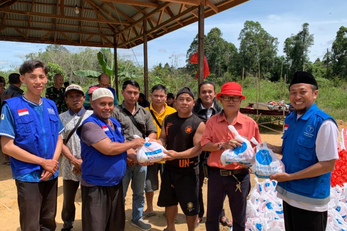 Humanity First Salurkan Hewan Kurban ke Wilayah Terpencil di Kalimantan Barat